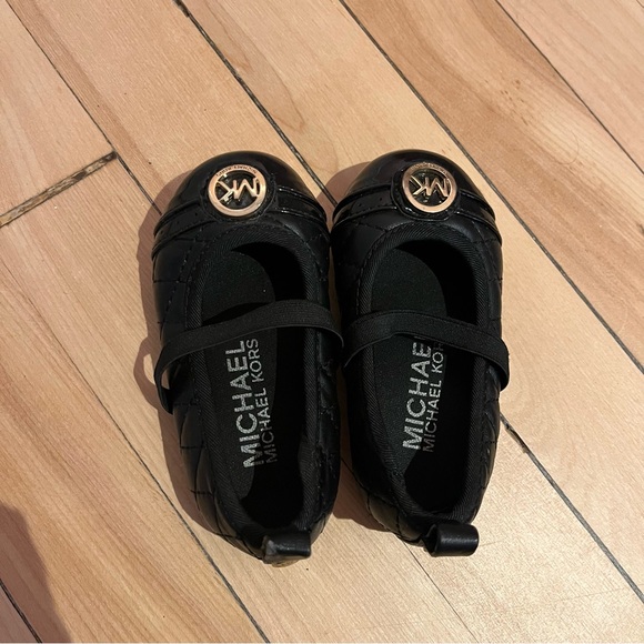 Michael Kors ballet flats size 5 - Picture 3 of 3